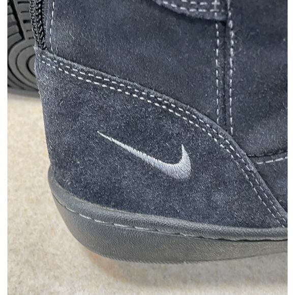 Nike Women's Black Suede Boot/Sneakers Sz 7.5 Back Zipper, Comfy Faux Fur Lining - Picture 9 of 12